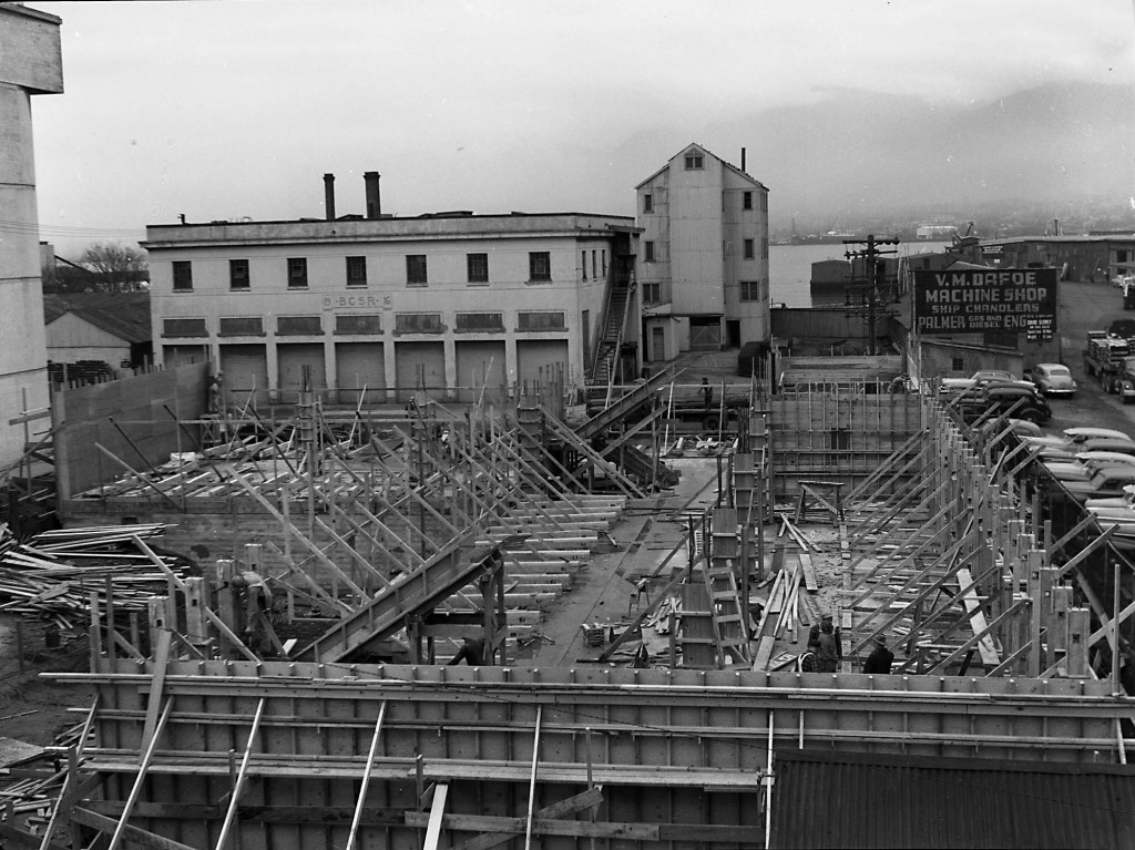 Construction of new office building: framing second floor; Reference code AM1592-1-S2-F06: 2011-092.1976.