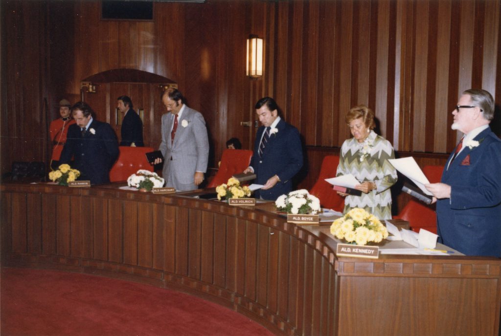 Alderpersons Rankin, Harcourt, Volrich, Boyce and Kennedy at inaugural Council meeting, 1975. Reference code COV-S532-F01-: CVA 93-5