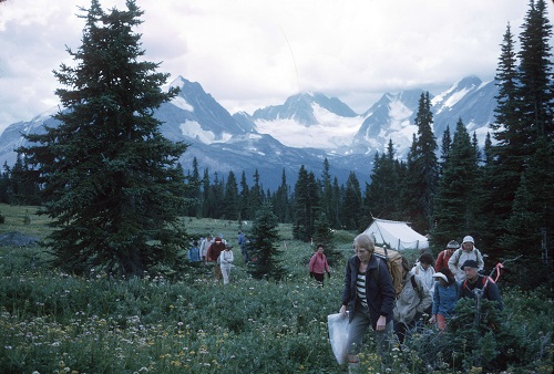 Starting out on a botany trip, 1970. Photographer Myra Kelsey. Reference code: AM484-S10-: 2005-040.085