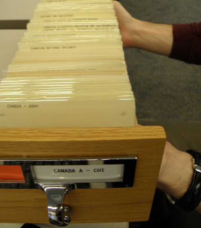 Catalogue card drawer CANADA A to CHI – conquered by Sean!