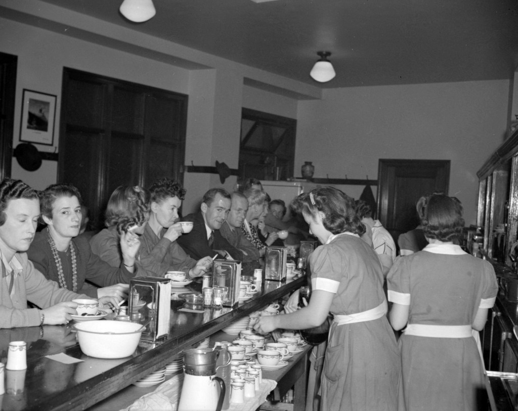 Interior view of a diner, Oct. 1942. Jack Lindsay photographer. Reference code: AM1184-S3-: CVA 1184-1407