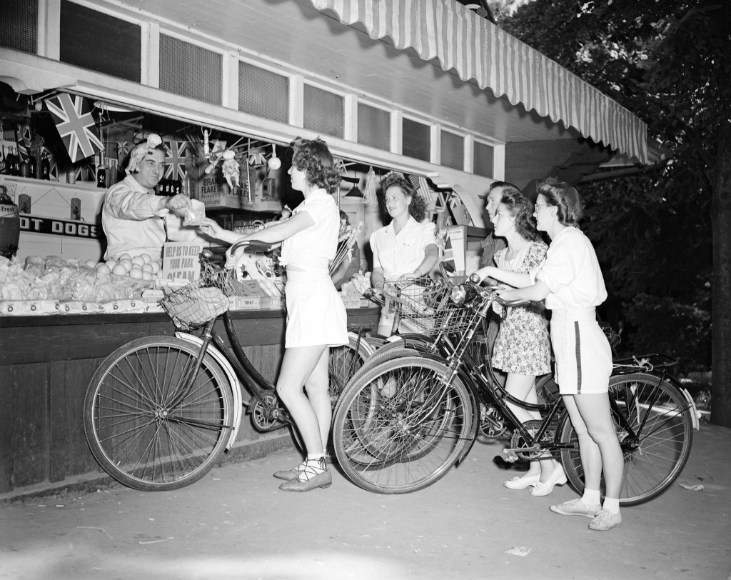 Canadian Youth Hostel bike hike at concession stand, July 1943. Donn B.A. Williams, Don Coltman, photographers. Reference code: AM1545-S3-: CVA 586-1339