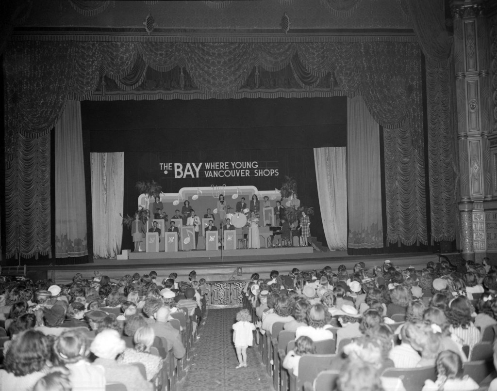 Dal Richards’ band at a fashion show, 1940s. Reference code AM1184-S1-: CVA 1184-2213. Photographer Jack Lindsay.