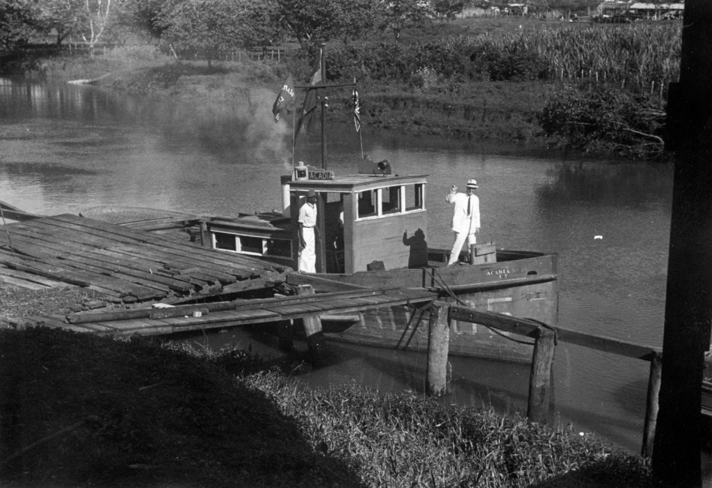 Tug Acadia. Reference code AM1592-S17-: 2011-092.6646.