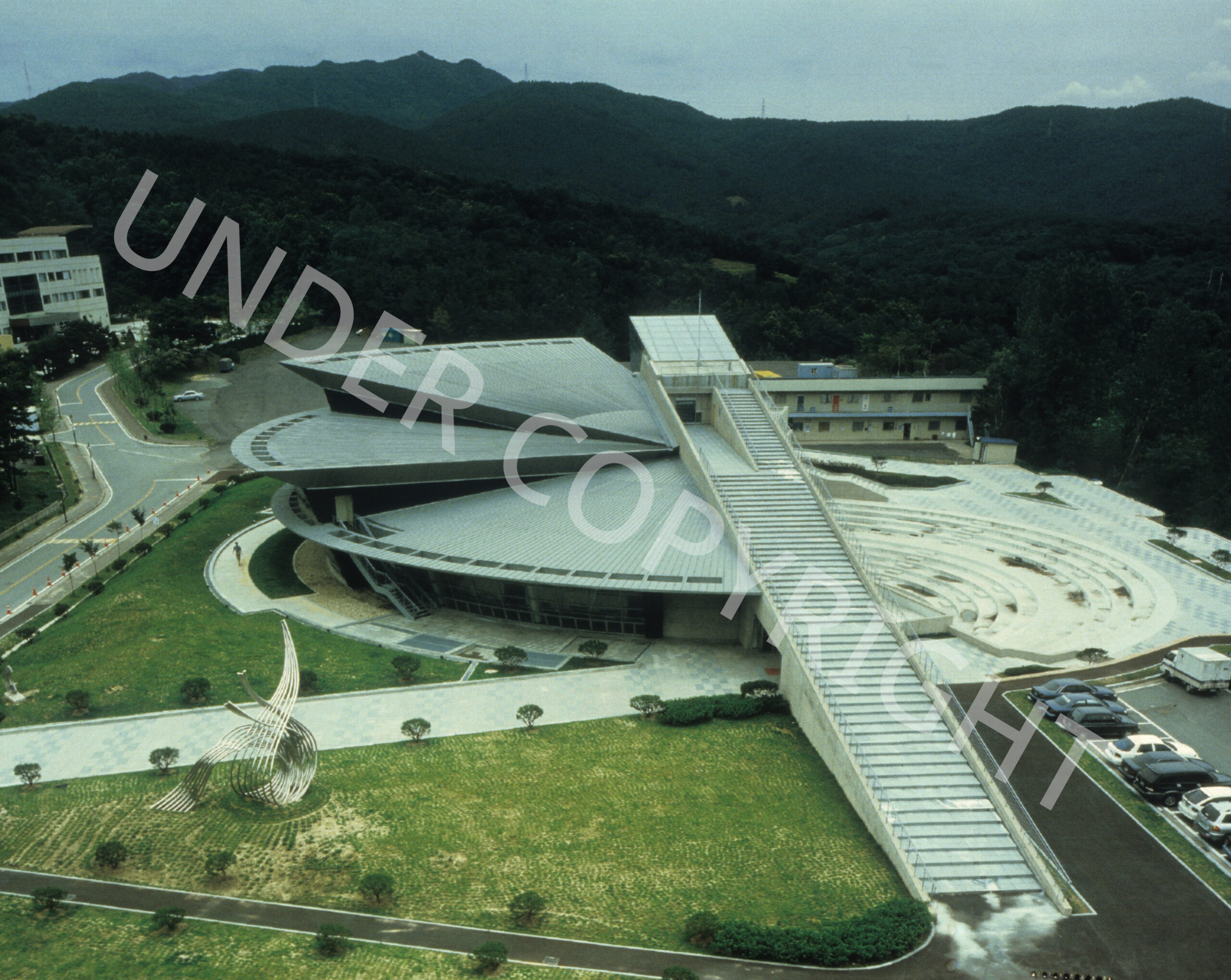 Kyonggi University Suwon campus Teleconferencing Auditorium. Reference code: AM1672-S1-F406 : 2016-031.2865