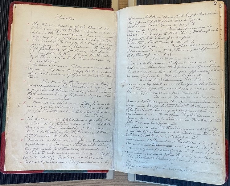 The first City Council minute book from 1886. Reference code: COV-S31. Photo: Bronwyn Smyth