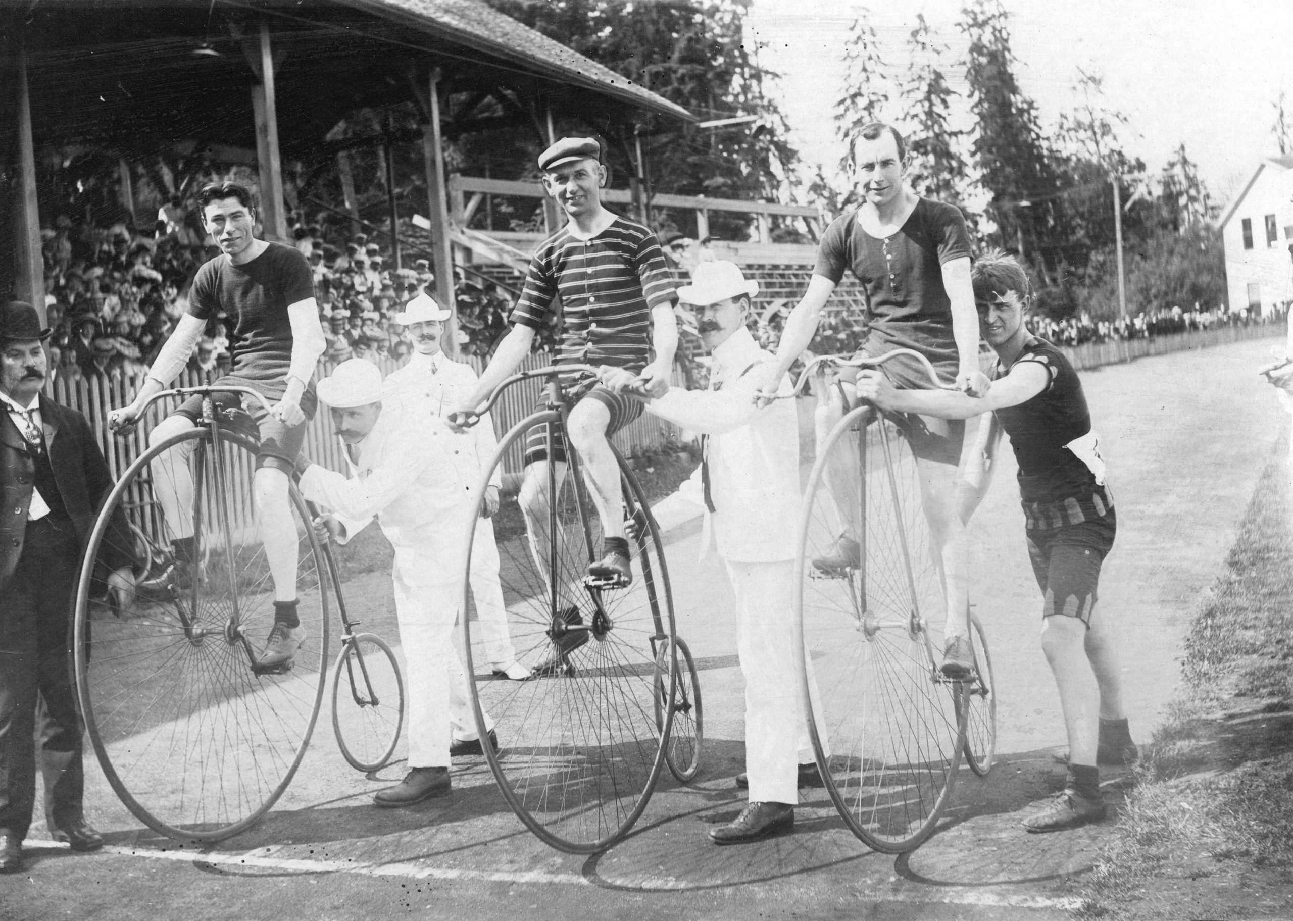 A high wheel bicycle race at Brockton Point. Reference code: AM54-S4-: Sp P57