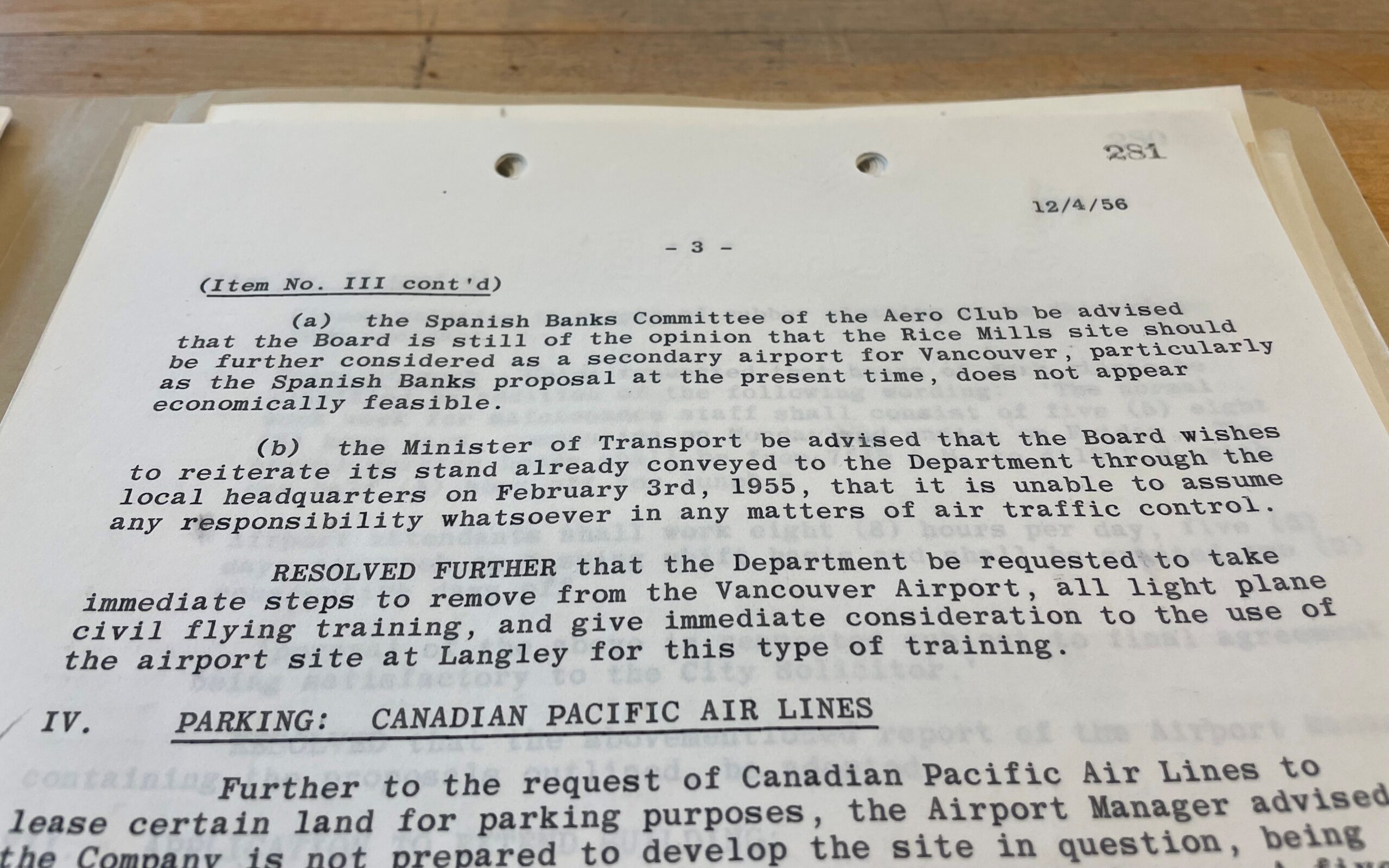 Item No. III from the Special Committee minutes discussing Spanish Banks. Reference code: COV-S47--