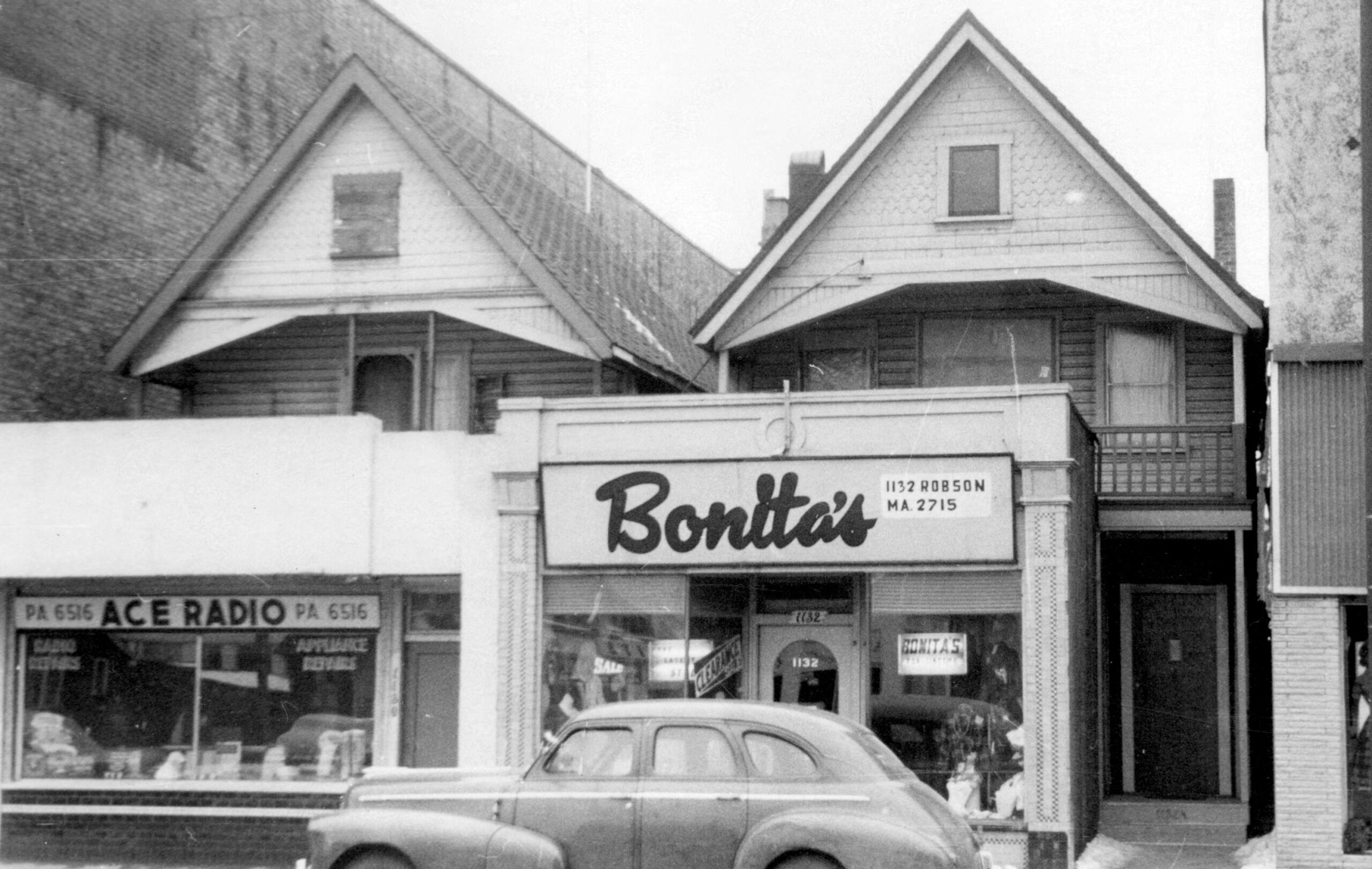 Exterior of 1130 and 1132 Robson Street. 1130 Robson Street on the left was altered eleven years after 1132 Robson Street on the right. Note the different architectural facades in keeping with their respective alteration dates. Photo reference: AM54-S4-: Bu P508.63