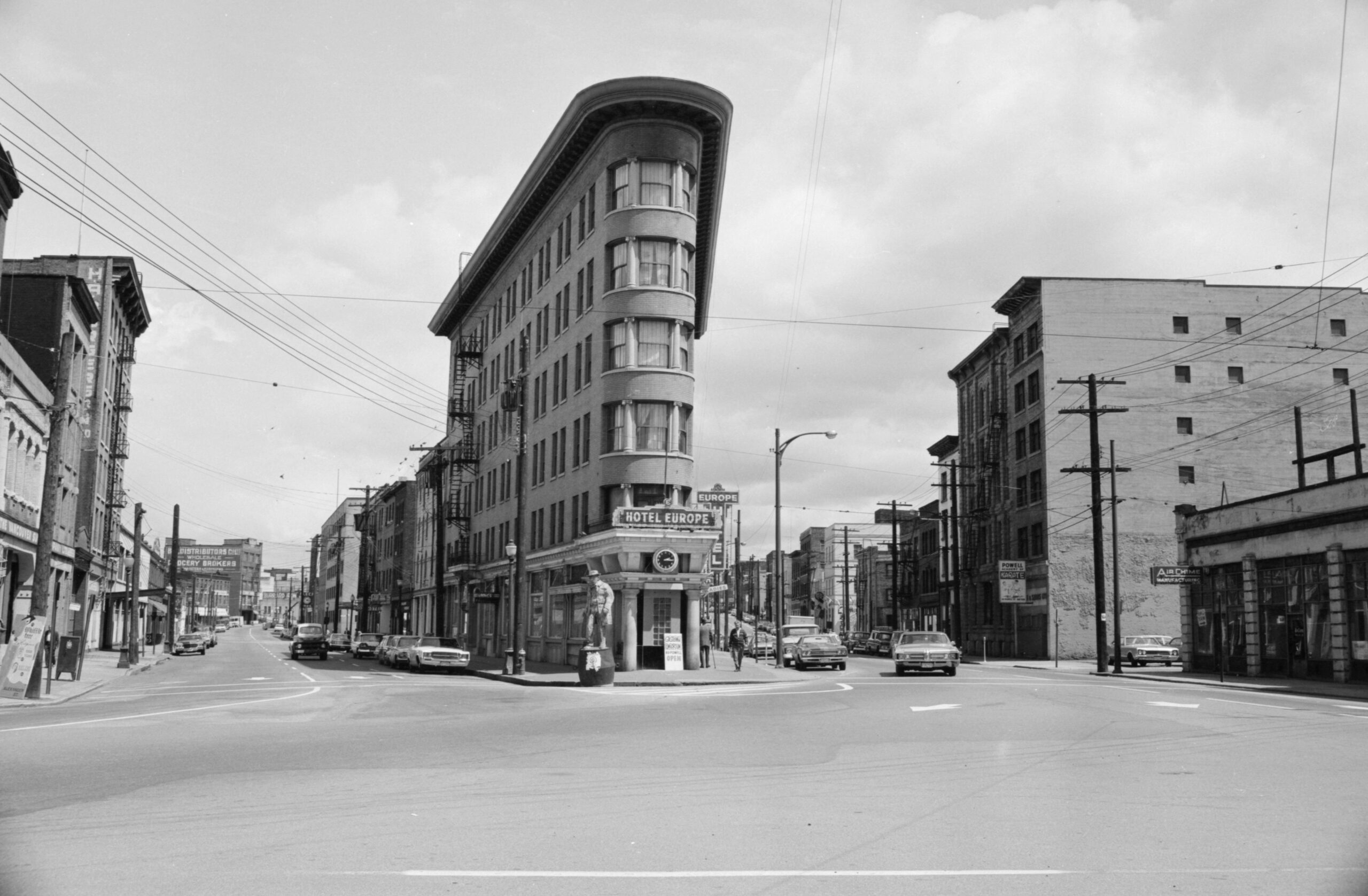 View of Hotel Europe (43 Powell Street) from the intersection of Carrall and Water Streets. Reference code: COV-S644: CVA 1095-06670