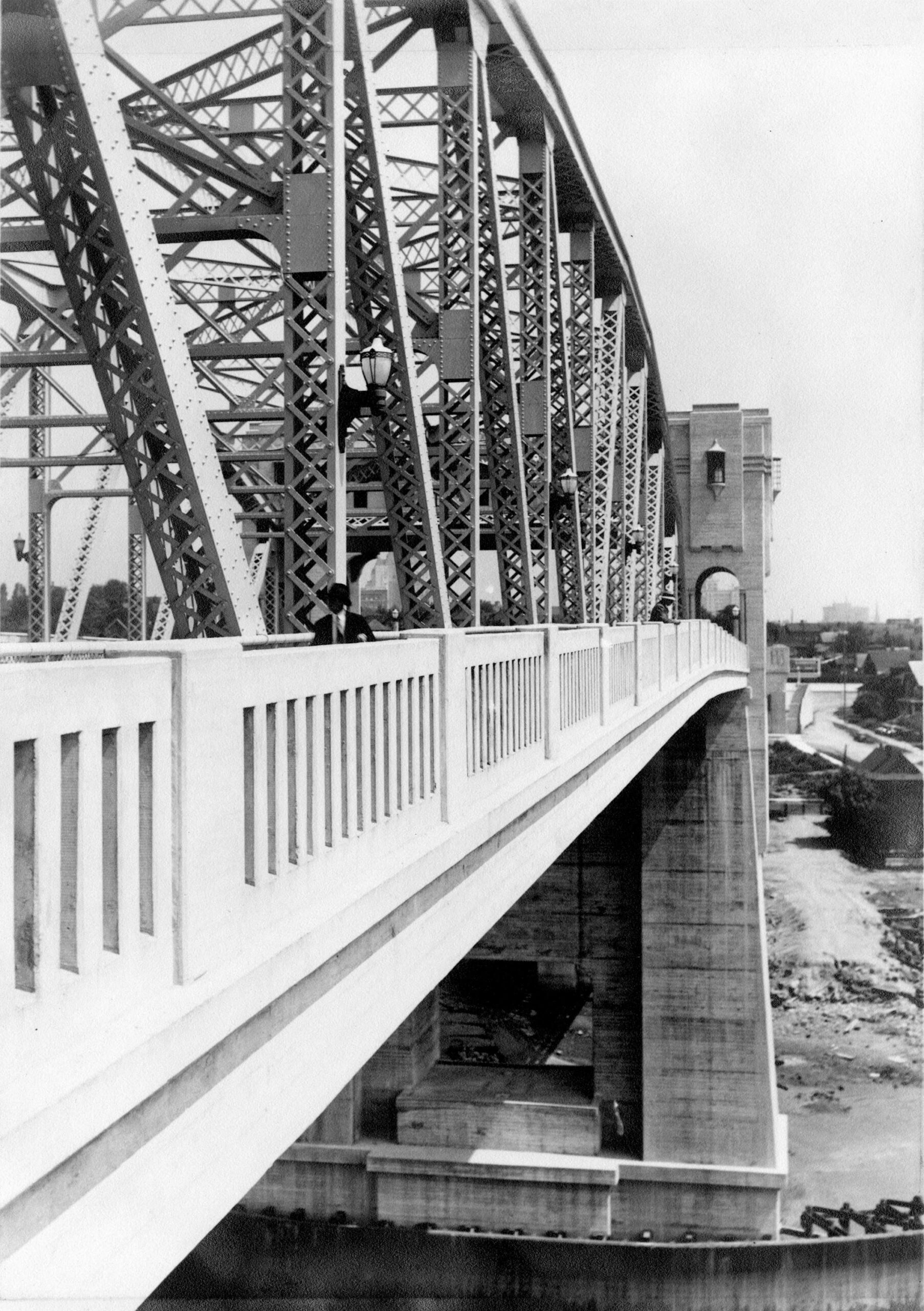 Burrard Bridge, ca. 1939. Reference code: COV-S585-: CVA 332-02