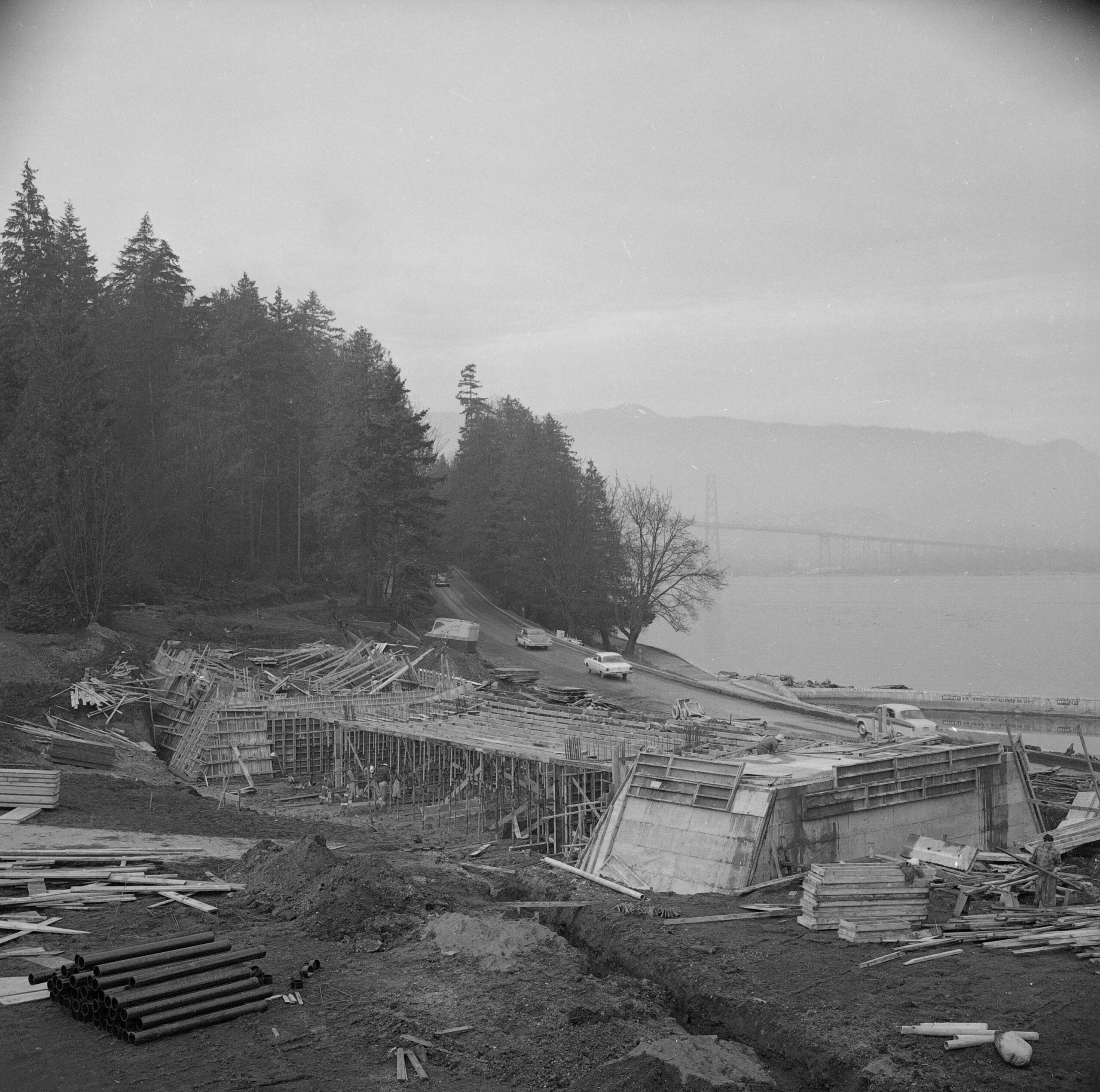 Constructing the Lumberman’s Arch overpass in Stanley Park, 1962. Reference code: VPK-S625-: CVA 392-0975